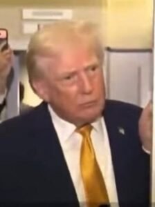 Leia mais sobre o artigo Trump atualiza informações sobre a venezuela a bordo do air force one