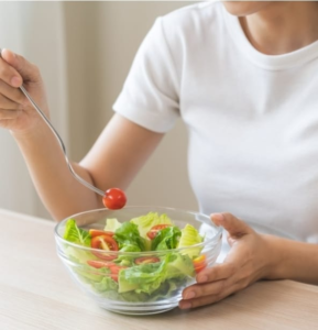 Leia mais sobre o artigo 4 erros comuns de quem está em busca do “shape”. Muitas pessoas recorrem a estratégias que podem custar caro para a saúde. Veja principais orientações da nutricionista esportiva do Albert Einstein