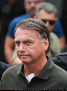 Leia mais sobre o artigo Bolsonaro tem hematoma, sangramento e está ‘atordoado’ após queda