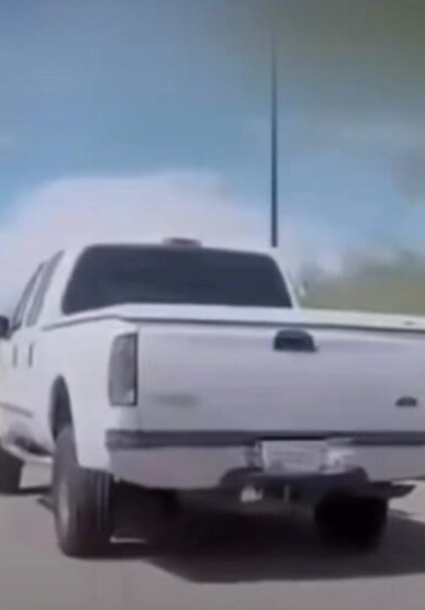 Leia mais sobre o artigo CAÇADA IMPLACÁVEL: Polícia dos EUA Usa Laço High-Tech e Derruba Carro Fugitivo em Segundos; VEJA VÍDEO