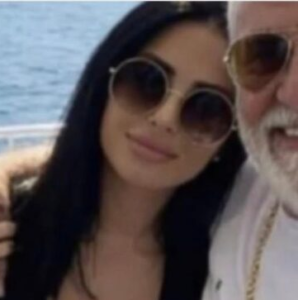 Leia mais sobre o artigo Motorista de táxi aluga iate, usa corrente de ouro falso se finge bilionário e passa noite com modelo brasileira